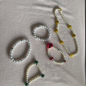 Necklace or choker style, elastic for dogs and cats